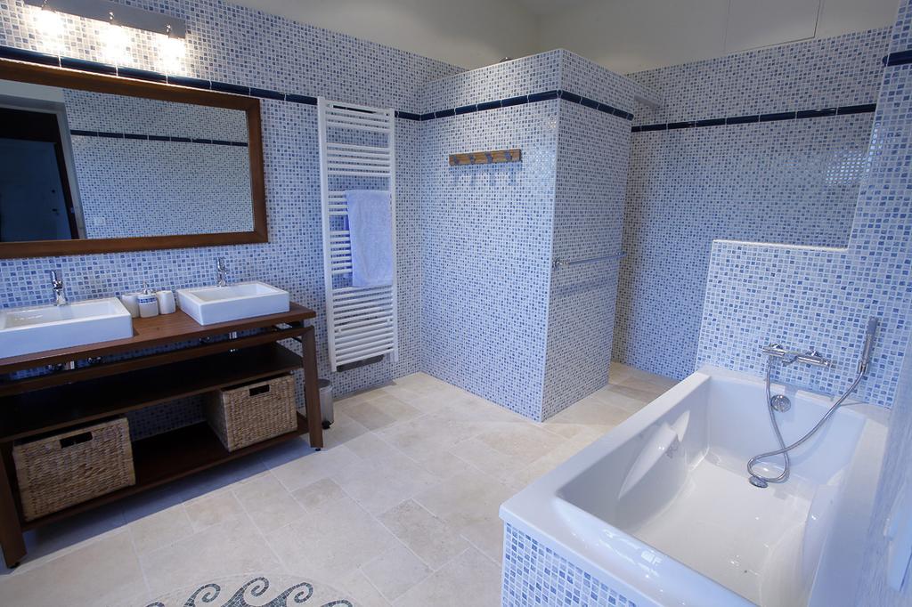 Domaine De Lamassas Bed & Breakfast Hautefage-la-Tour Phòng bức ảnh