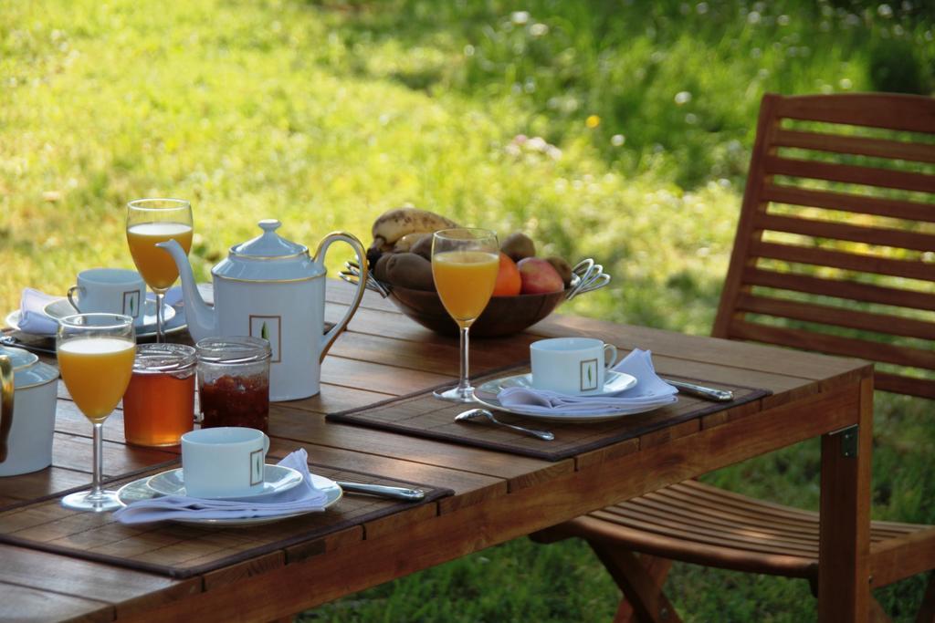Domaine De Lamassas Bed & Breakfast Hautefage-la-Tour Ngoại thất bức ảnh