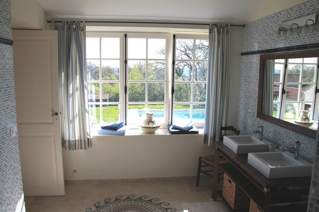 Domaine De Lamassas Bed & Breakfast Hautefage-la-Tour Phòng bức ảnh
